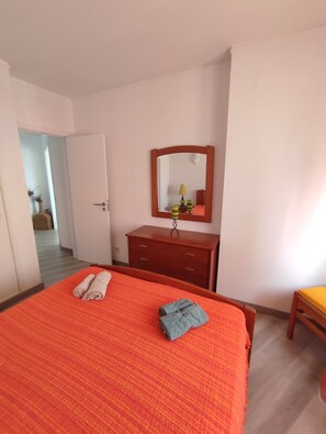 1 bedroom, iron/ironing board, WiFi, bed sheets - T1 - Sea View Balcony (Armação de Pêra)