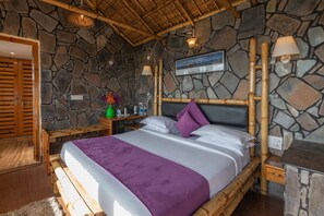 1 bedroom, Egyptian cotton sheets, premium bedding, memory-foam beds - Heritage Resort (Garur)