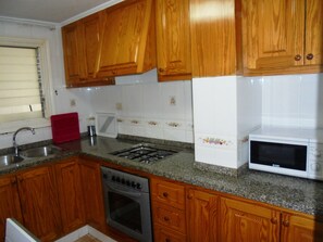 Fridge, microwave, oven, coffee/tea maker