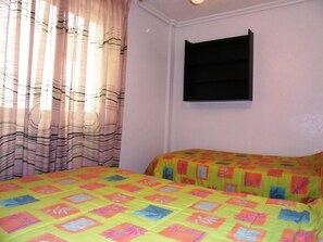 3 chambres, fer et planche à repasser, draps fournis