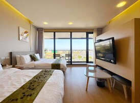 Quarto quádruplo | Cortinas blackout, camas extras/dobráveis (sobretaxa), Wi-Fi de cortesia