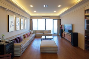 Interior detail - Master Is My Home (Wujie)