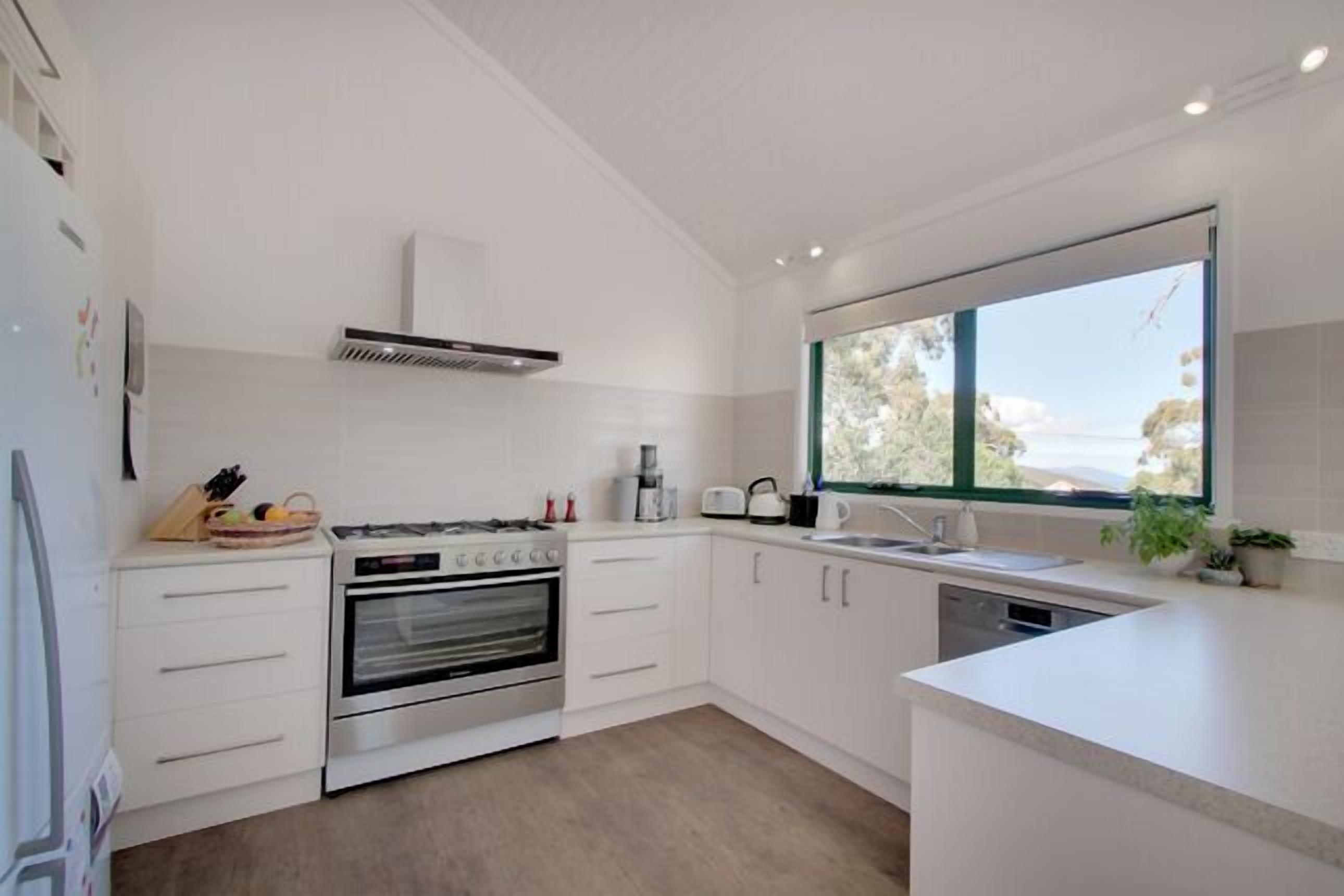 Little Rocks - quiet retreat — image 5