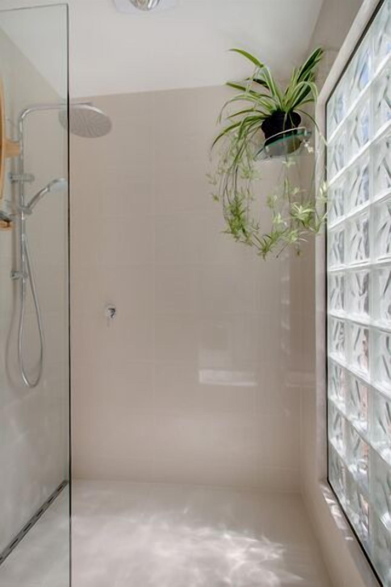 Little Rocks - quiet retreat — image 9