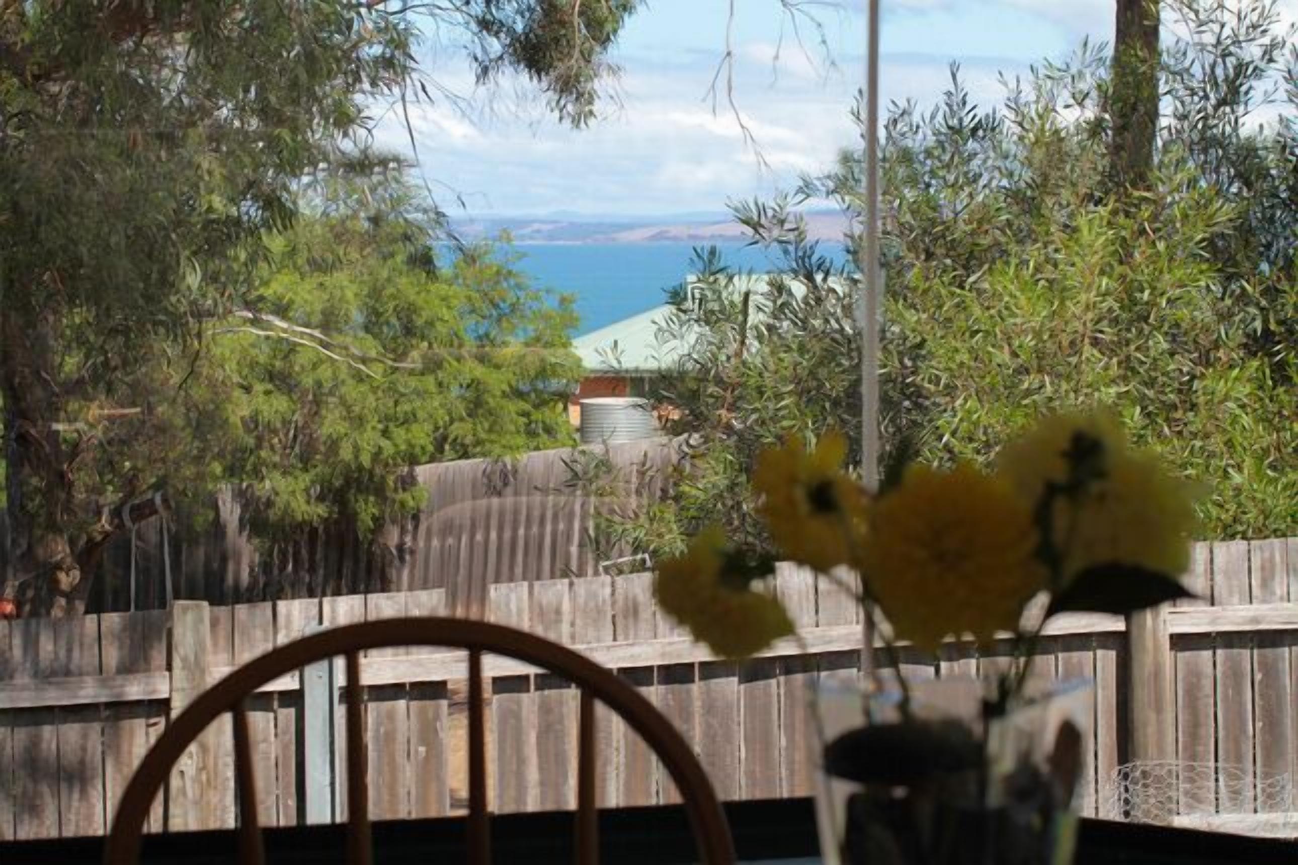 Little Rocks - quiet retreat — image 11