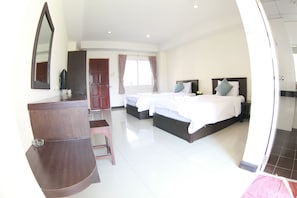 Standard Twin Room | Hypo-allergenic bedding, laptop workspace, blackout drapes, free WiFi