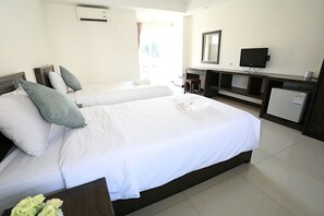Standard Twin Room | Hypo-allergenic bedding, laptop workspace, blackout drapes, free WiFi