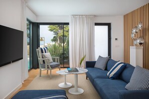 TV - Luxury Villa Beta Prestige with Pool (Sutivan)