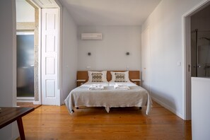 In-room safe, iron/ironing board, free WiFi, bed sheets