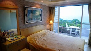 Desk, blackout drapes, free WiFi, bed sheets - Villa High Wharf (New Taipei City)