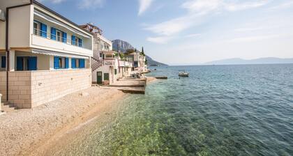 Amazing home in Brist with kitchen