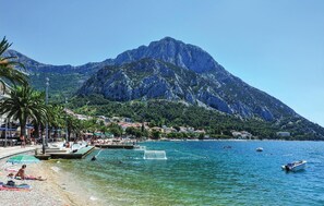 In StrandnÀhe