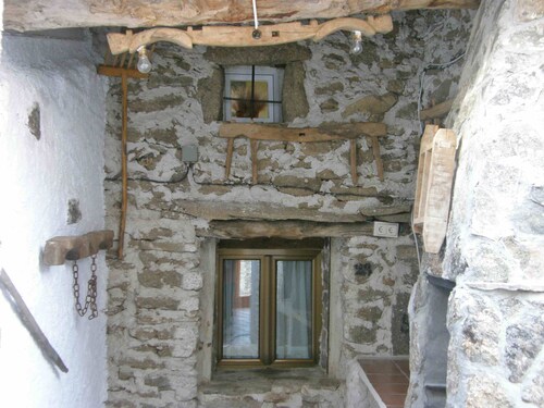 Cozy Cottage with Jacuzzi for 8/10 people. 