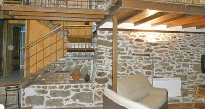 Cozy Cottage with Jacuzzi for 8/10 people.