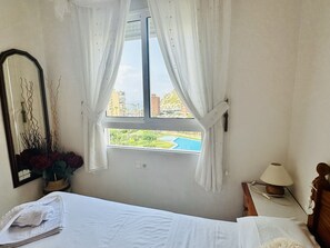 2 habitaciones, tabla de planchar con plancha y wifi gratis 