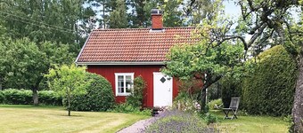 Lovely home in Vimmerby with lake view