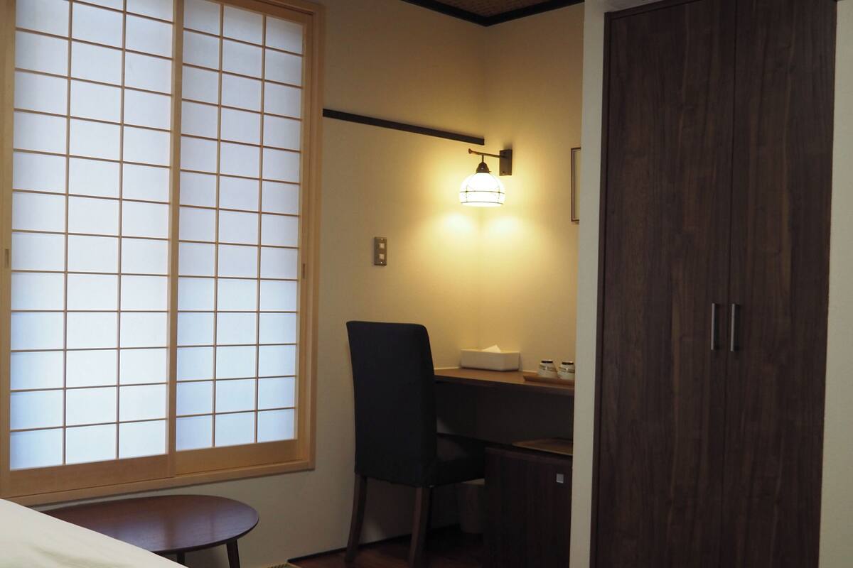 In-room safe, desk, blackout drapes, WiFi (free)