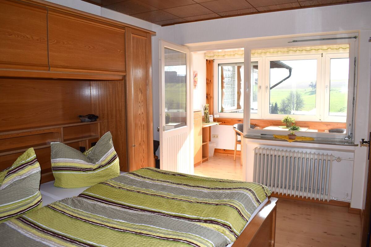 Desk, free WiFi, bed sheets