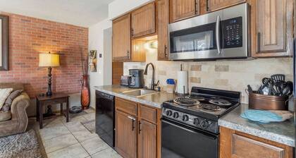 TALOUS YSTÄVÄLLÄ | Cozy Retreat (ilman portaita) Sulje kaikkiin marina