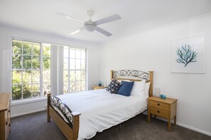 3 slaapkamers, een bureau, een strijkplank/strijkijzer, gratis wifi