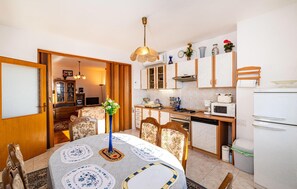Fridge, microwave, stovetop, dishwasher - Gorgeous apartment in Zadar with house sea view (Zadar)