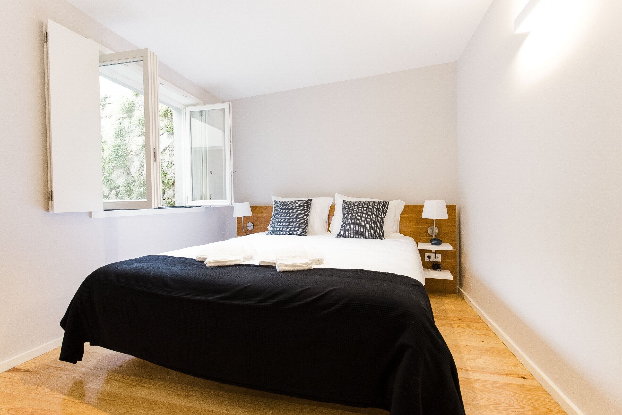 2 bedrooms, in-room safe, iron/ironing board, free WiFi