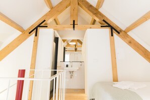 2 bedrooms, in-room safe, iron/ironing board, free WiFi