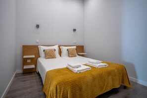 2 bedrooms, in-room safe, iron/ironing board, free WiFi