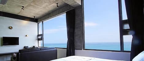 Panoramic Double Room, Ocean View | Langsir/tirai gelap terus, Wi-fi percuma, cadar katil