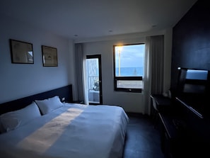 Elite Double Room | Blackout drapes, free WiFi, bed sheets - Guesthouse Ocean View (Shoufeng)