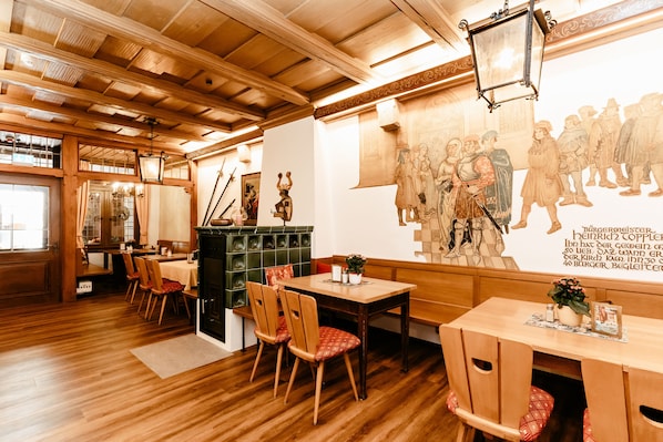 Café da manhã, almoço e jantar; culinária alemã