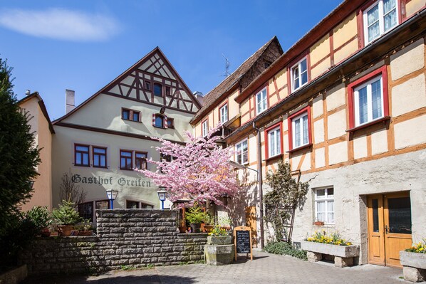 Exterior - Hotel-Gasthof Goldener Greifen (Rothenburg ob der Tauber)