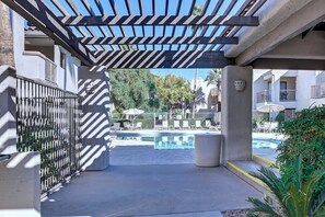 Outdoor pool, a heated pool - Modern Oasis North Scottsdale Heated Pool Parking AC Great Rates!  (Scottsdale)