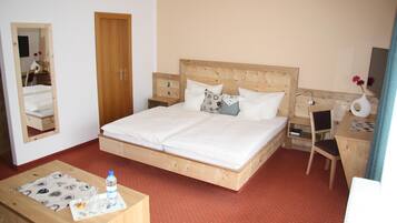 Coffres-forts dans les chambres, bureau, draps fournis