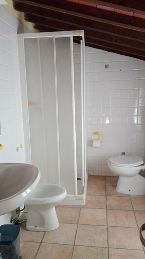 Studio, Patio | Bathroom | Shower, free toiletries, bidet