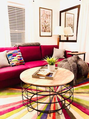 TV - Downtown Middlebury 3 BR Home - Walk Everywhere! (Middlebury)