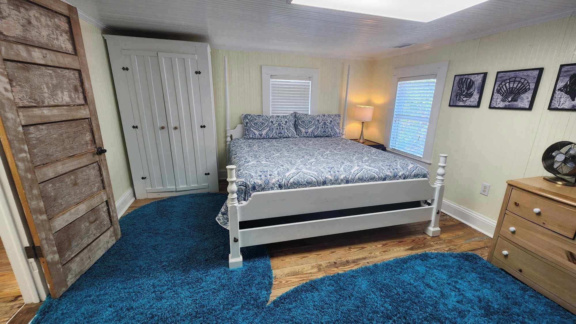 King Bedroom 2, Second Floor