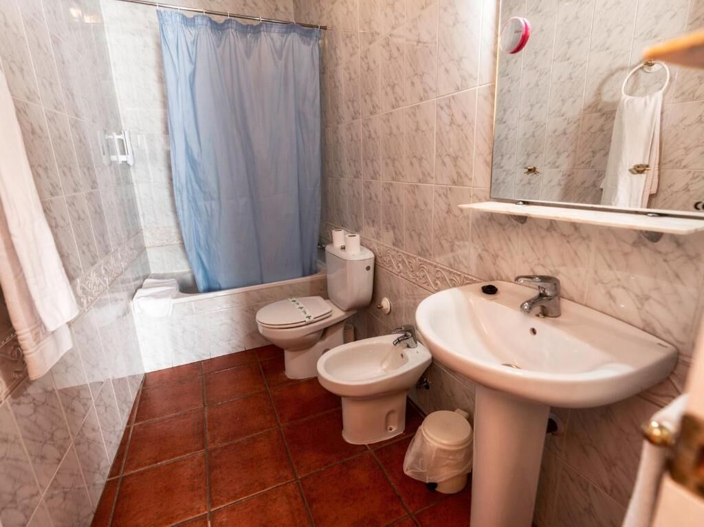 free toiletries, towels, soap, shampoo