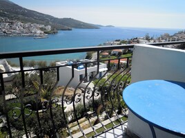 Habitación doble, balcón, vistas al mar | Balcón