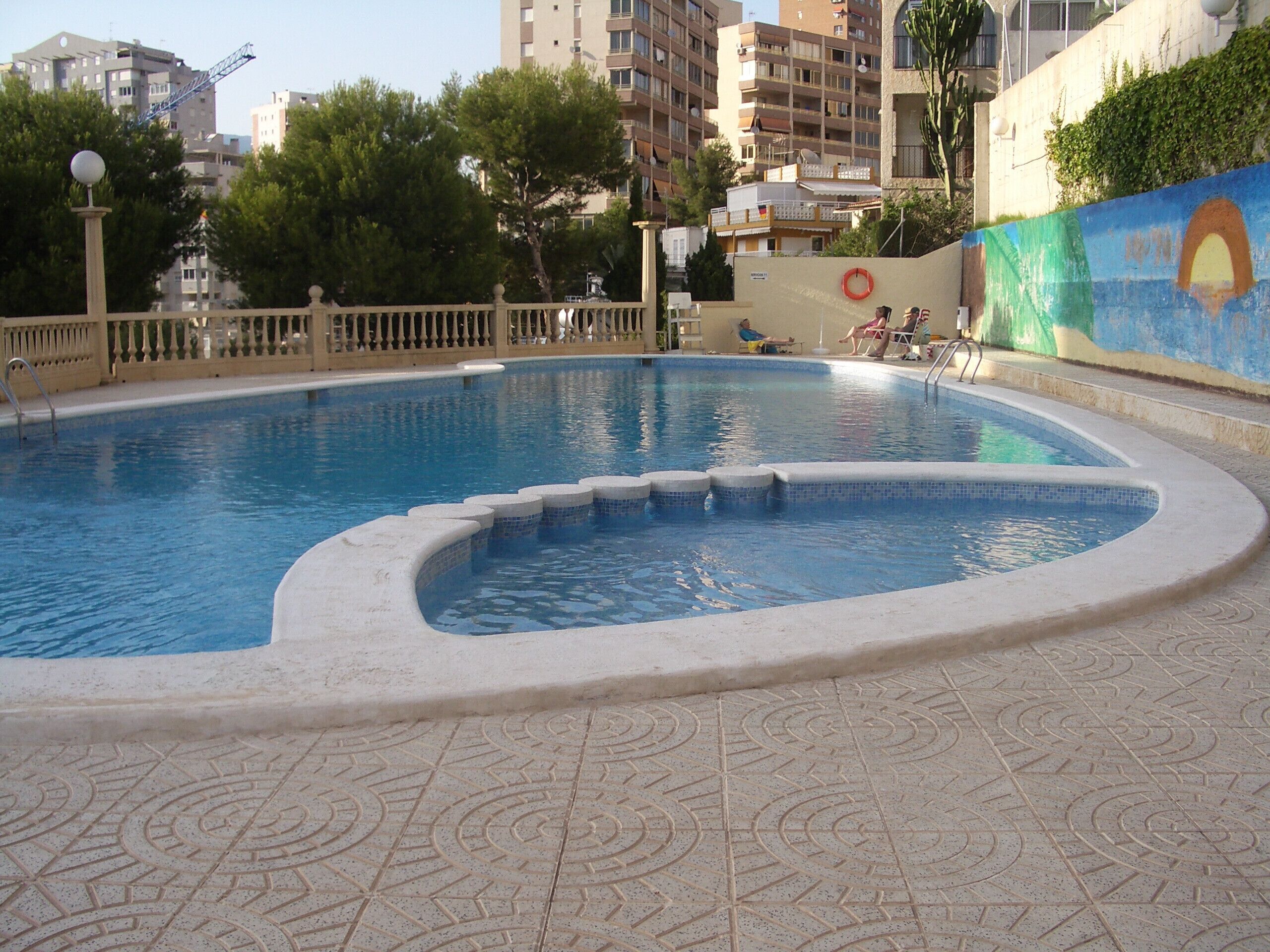 حمام سباحة