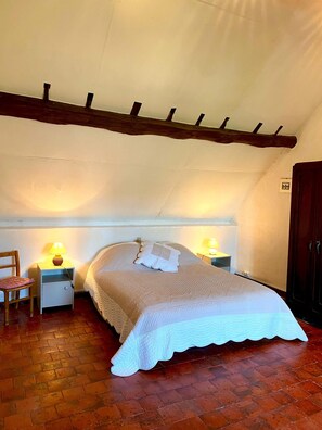 3 عدّة غرف نوم ومكواة/لوح كي وسرير سفر وواي فاي مجانًا