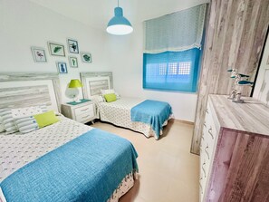 2 bedrooms, iron/ironing board, free WiFi, bed sheets