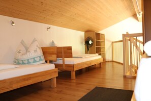 2 bedrooms, in-room safe, WiFi, bed sheets