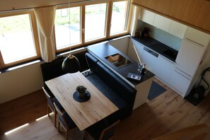 Fridge, oven, dishwasher, coffee/tea maker