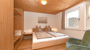 1 bedroom, travel crib, WiFi, bed sheets