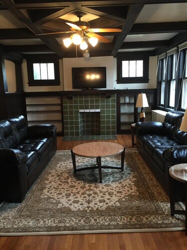 Squirrel Hill- Close to everything