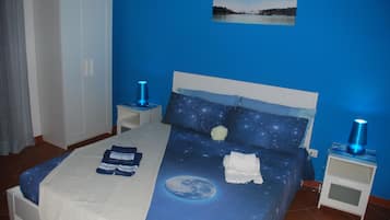 Minibar, desk, free WiFi, bed sheets