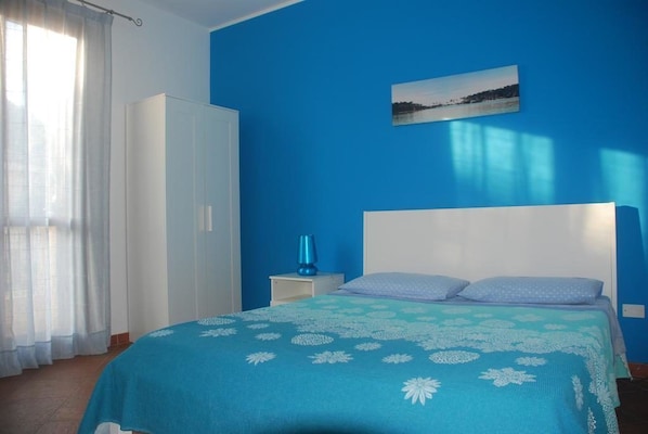 Minibar, desk, free WiFi, bed sheets - B&B Eolo (Marsala)
