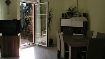 Apartamento, baño privado, vistas al jardín (mit Terrasse ) | 1 dormitorio