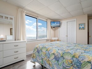 2 bedrooms, iron/ironing board, internet, bed sheets